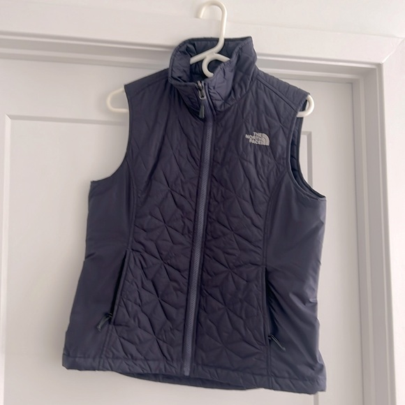 The North Face Jackets & Blazers - North Face vest M
